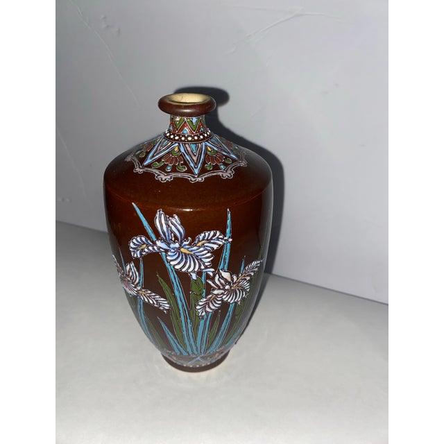 Brown Japanese Cloisonné Vase With Iris Decoration and Geometric Band. Meiji Period, C. 1890-1910 For Sale - Image 8 of 11