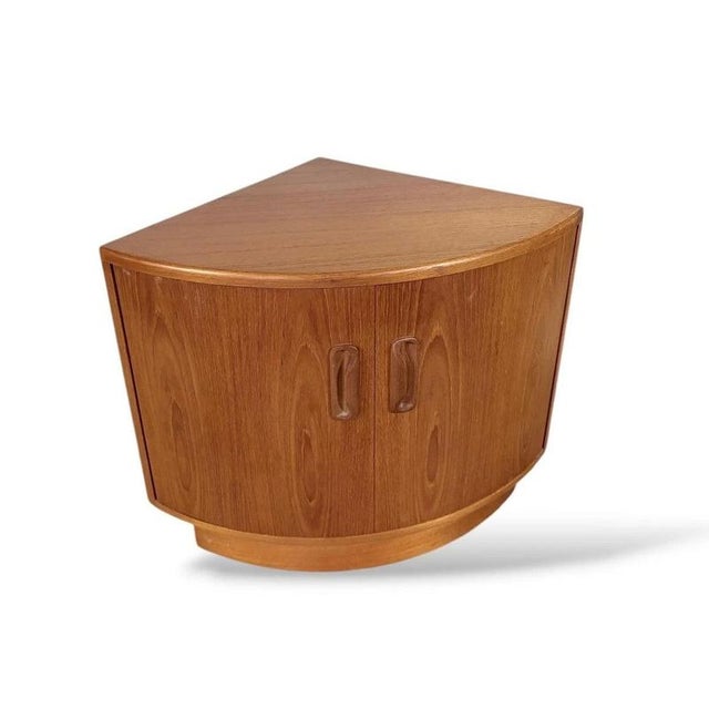 Brown Mid-Century Modern Fresco Teak Curved Corner Cabinet from G-Plan, 1960s For Sale - Image 8 of 11