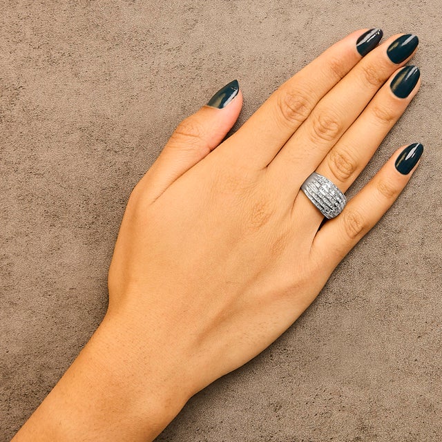 Early 21st Century Silver 1.0 Cttw Channel Set Baguette Diamond 6-Row Domed Cocktail Ring - Size 7.5 For Sale - Image 5 of 6