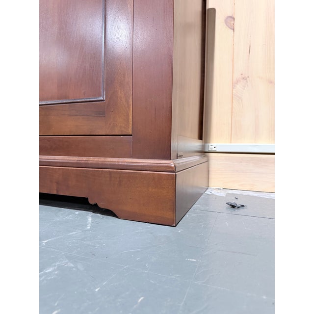 1990s Elegant French Walnut Display Hutch Cabinet For Sale - Image 11 of 12