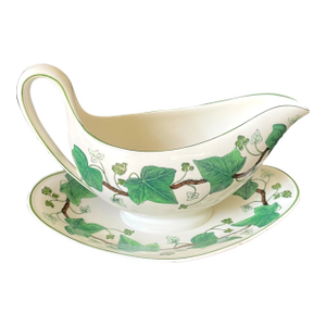 1940s Napoleon Ivy Gravy Boat With Attached Plate