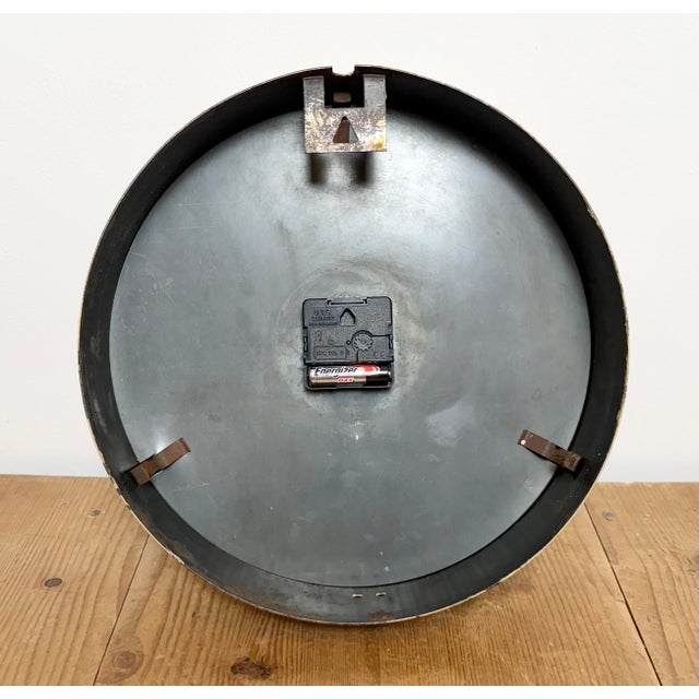 Vintage Industrial Factory Wall Clock from Siemens, 1950s For Sale - Image 17 of 18