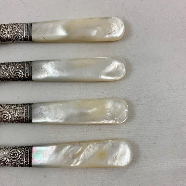 Late 19th Century Aetna Works Mother of Pearl and Sterling Silver Collar Fruit Knives - Set of 4 For Sale - Image 5 of 7