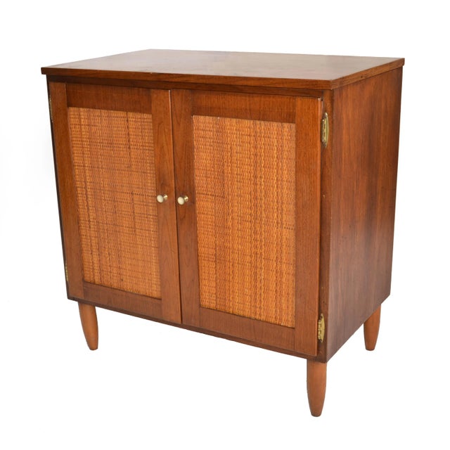 1950s Mid-Century Modern 2 Woven Cane Doors Wood Cabinet Brass Knobs American For Sale In Miami - Image 6 of 13