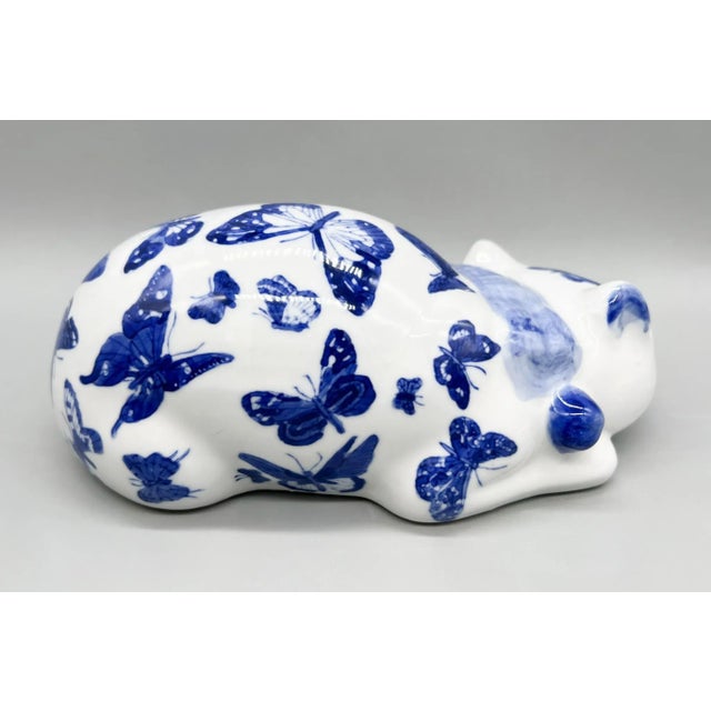 Vintage Blue & White Porcelain Sleeping Cat Figurine – Hand-Painted With Butterflies – Chinoiserie / Delft Style / Whimsical For Sale In Houston - Image 6 of 11