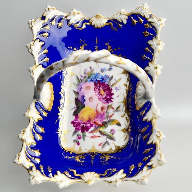 English Circa 1840 Chamberlain Worcester Porcelain Painted & Gilt Card Tray For Sale - Image 3 of 8