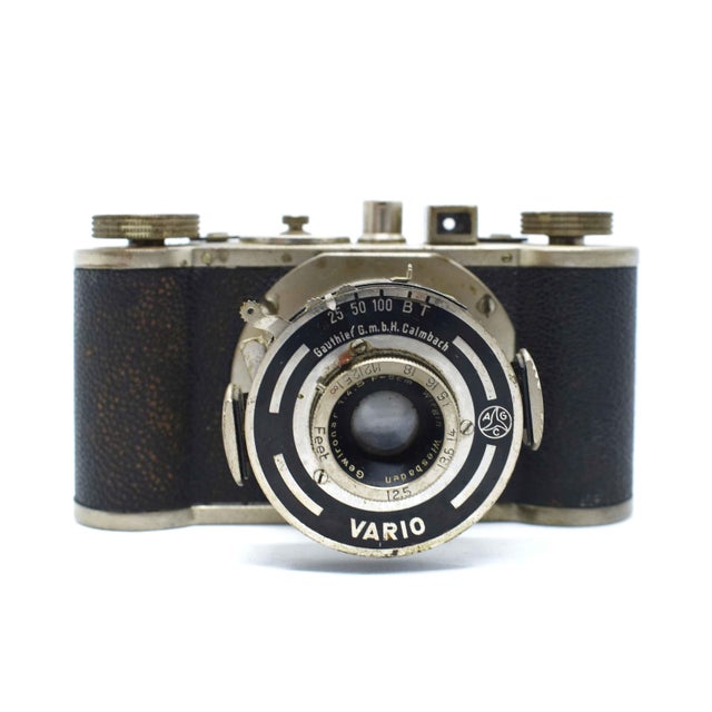 Art Deco Rare 1930s German Wirgin Gewironar 35mm Collapsible View-Finder Camera With Vario Shutter and Original Clamp Mount For Sale - Image 3 of 10