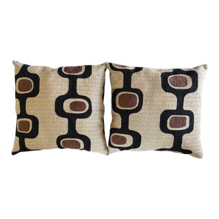 Pair of Mid-Century Modern Geometric Throw Pillows For Sale