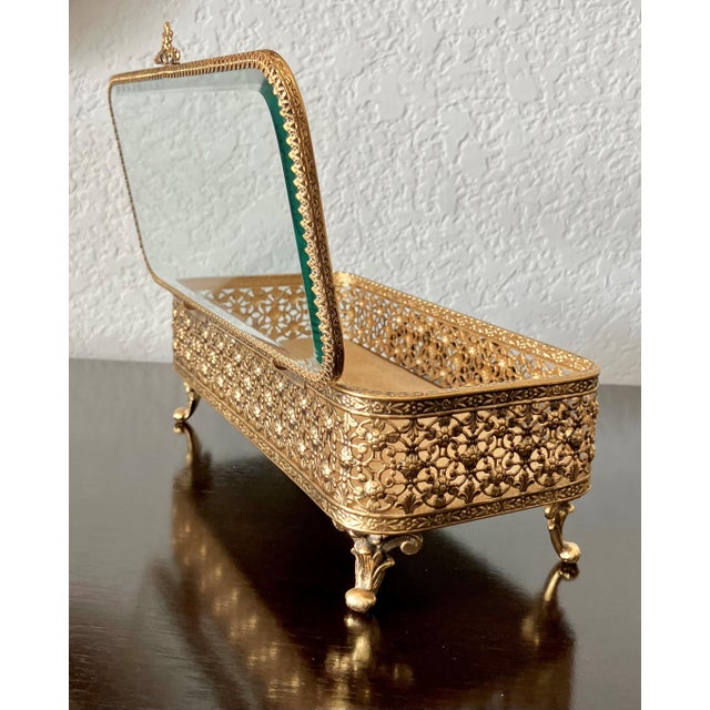 Mid 20th-Century Louis XV-Style Beveled Glass 24k Gold-Plated Filigree Nicely-Sized Casket-Style Keepsake / Trinket Box For Sale - Image 10 of 18
