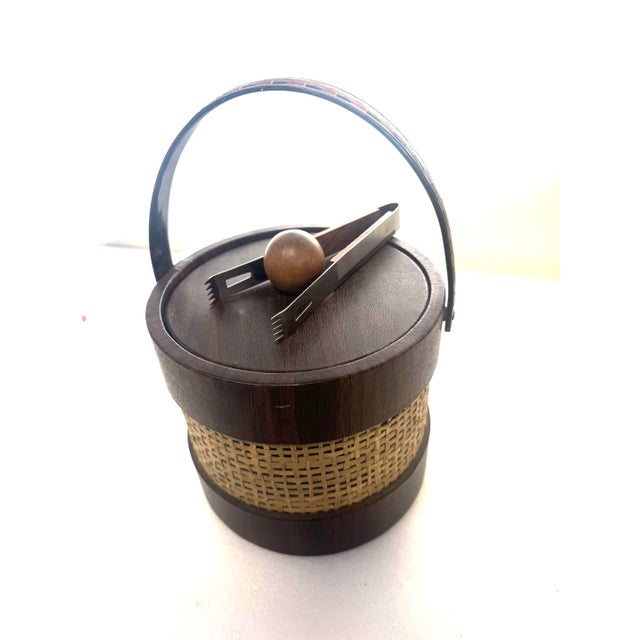 Plastic Vintage Mid-Century Modern Ice Bucket Faux Wood Grain Finish With a Rattan or Wicker Overlay. Made in Usa. For Sale - Image 7 of 11