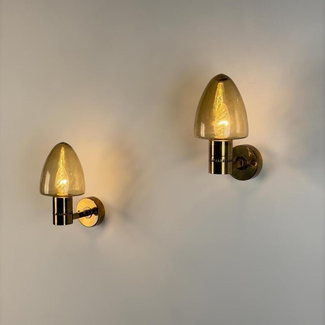 1960s Model V-220 Sconces in Amber Glass and Brass by Hans-Agne Jakobsson, 1960s, Set of 2 For Sale - Image 5 of 18