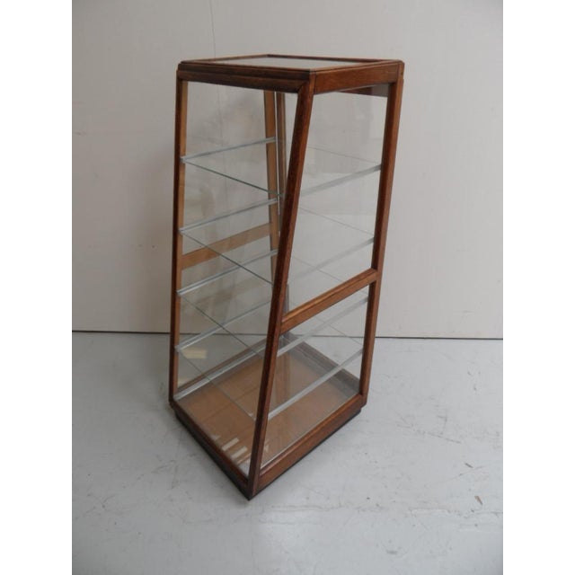 Antique Bakery Display Cabinet in Oak, 1890s, in Very Good conditions. Designed 1890 to 1919