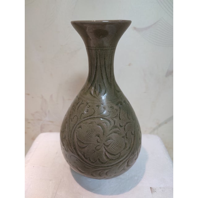 Art Deco Chinese Ceramic Vase Yaozhou Ware Celadon Yuhuchun Vase Hand Carved Flowers Pattern For Sale - Image 3 of 10