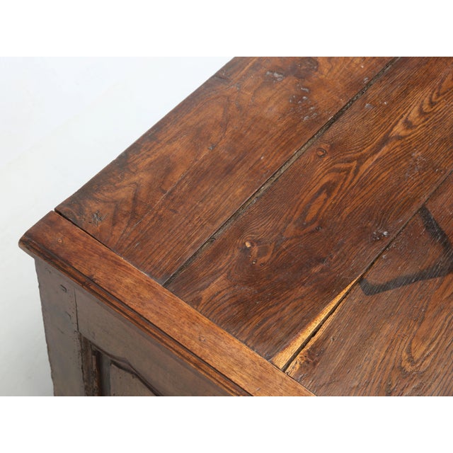 Antique French Commode or Pantalonnière Walnut Great Patina Unrestored C1700's For Sale - Image 11 of 12