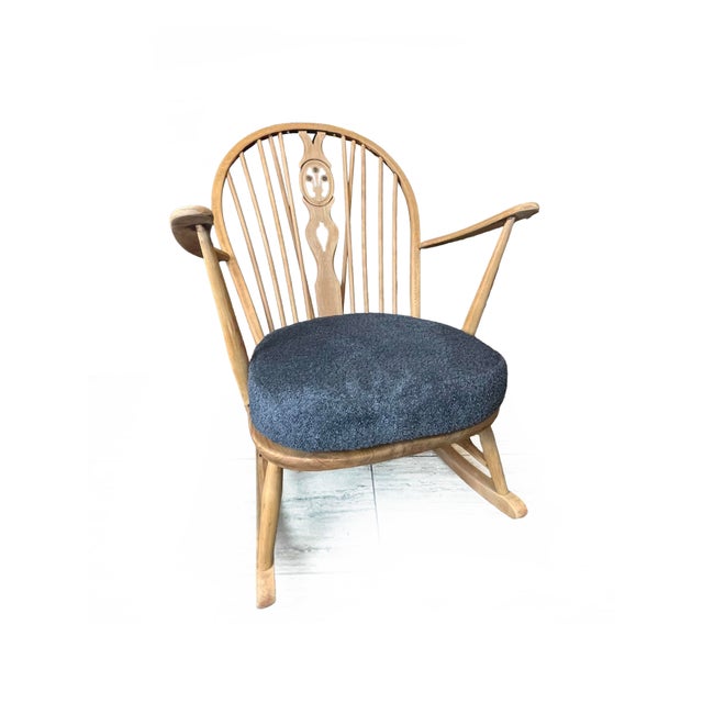 This high-quality rocking chair was designed by Lucian Randolph Ercolani and was manufactured during the 1950s. The hand-...