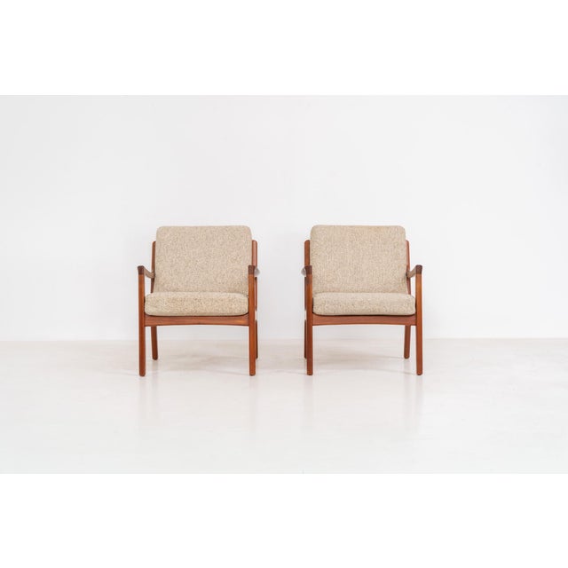 Pair of “Senator” easy chairs by Ole Wanscher for France & Son (Denmark, 1960s). An elegant pair of easy chairs and a fine...