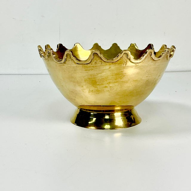 Art Deco Vintage Hollywood Regency Art Deco Brass Crown Bowl After Mottahedeh For Sale - Image 3 of 10