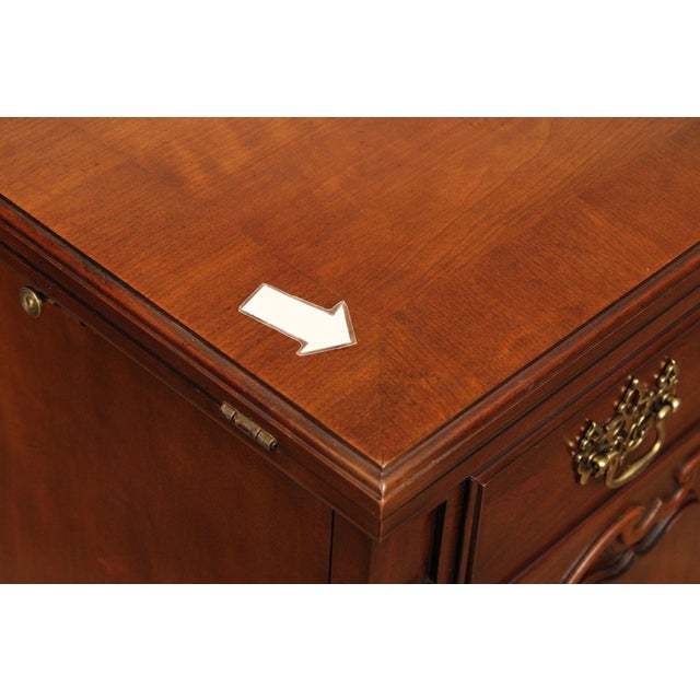 Thomasville Georgian Style Cherry Flip Top Server For Sale - Image 12 of 12