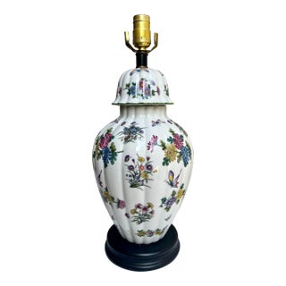 Mid 20th Century Exquisite Vintage Chinoiserie Floral Ginger Jar Table Lamp - Famille Verte Style Porcelain With Butterfly Motifs For Sale