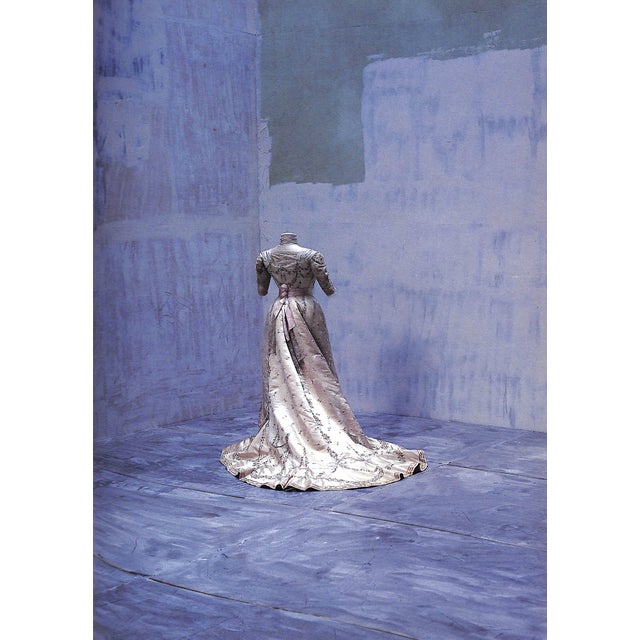 White "Moments De Mode" 1986 Fernandez, Dominique, Mauries, Patrick, and Nourissier, Francois For Sale - Image 8 of 8