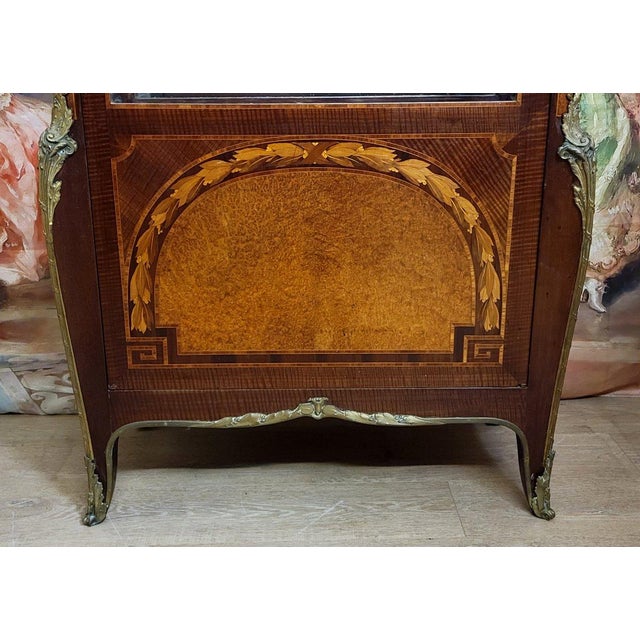 Louis XV Style Display Cabinet in Marquetry of Woods, 1890s For Sale - Image 3 of 6