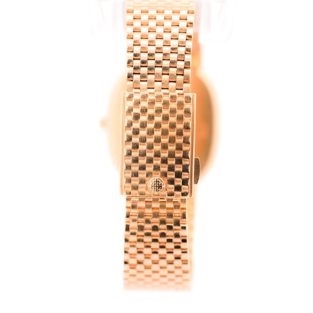 Vintage Patek Philippe Grand Ellipse 18K Yellow Gold Quartz 31mm Unisex 1980 Wat For Sale - Image 4 of 10