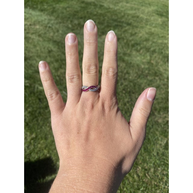 1.3ctw Ruby & Diamond Criss Cross Band Ring, 18k White Gold, Ring Size 7 For Sale In Greensboro - Image 6 of 6