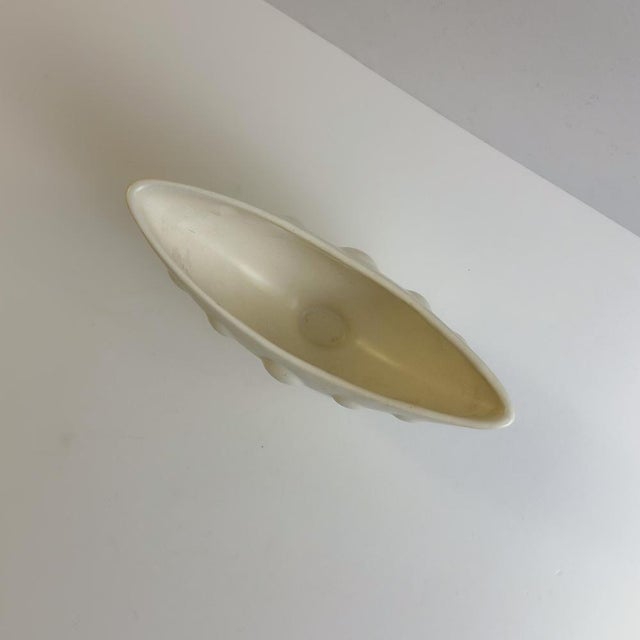 White Ceramic Mantle Vase from Shorter & Son, England, 1950s For Sale - Image 6 of 10