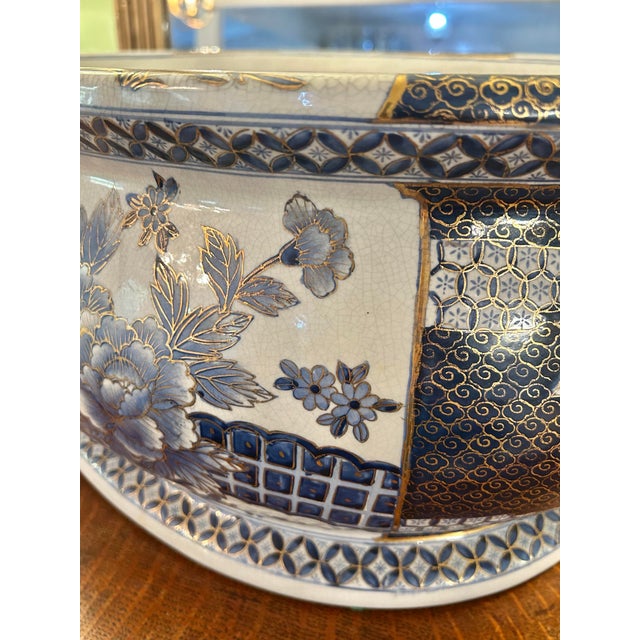 Blue Mid 20th Century Large 23” Blue and White Chinoiserie Imari Style Foot Bath Jardiniere For Sale - Image 8 of 12
