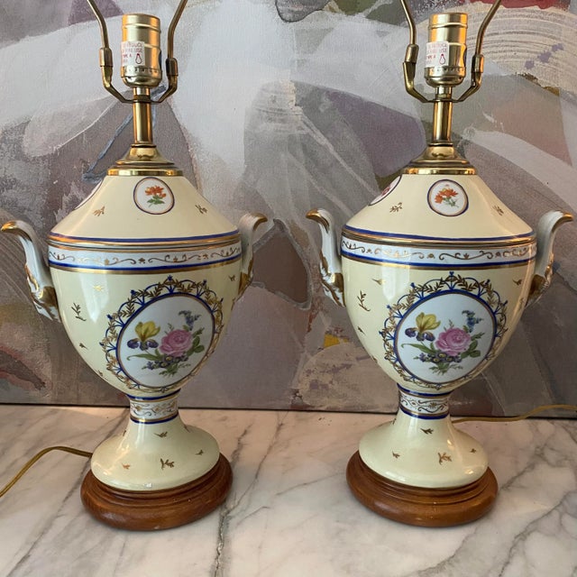 Absolutely beautiful pair of vintage chelsea style table lamps in fabulous condition. Hand painted with a classic floral...