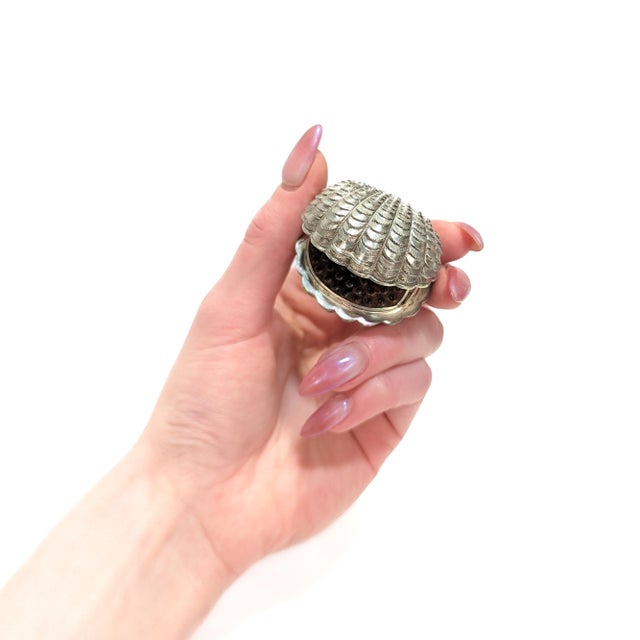 English Rare Antique Hilliard & Thomason Sterling Silver Clam Shell Form Nutmeg Grater For Sale - Image 3 of 18