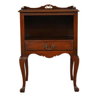 Kindel Furniture Queen Anne or Chippendale Carved Mahogany Nightstand, Circa 1950s For Sale