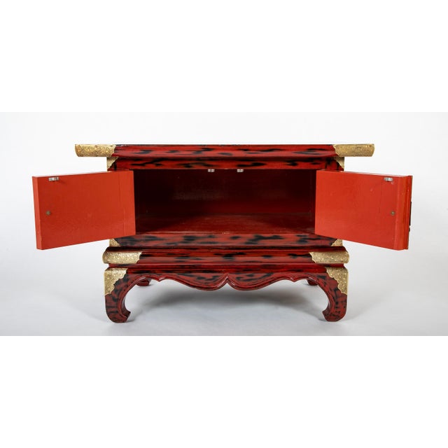 Pair Japanese Red and Black Lacquer Side Tables With Etched Brass Mounts For Sale - Image 4 of 12