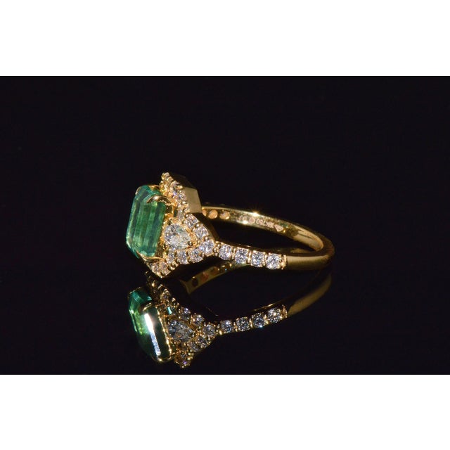 Metal Late 20th Century Certified Natural 2.82cts Emerald Diamond Solid 18k Yellow Gold Halo Ring, Size 6.5 For Sale - Image 7 of 13