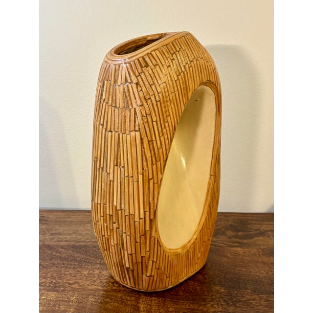 Contemporary Vintage Coastal Biomorphic Ceramic and Reed Vase, Organic Modern For Sale - Image 3 of 7