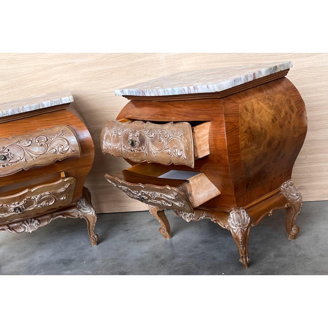 Early 20th Century Pair of Bombé Carved Nightstands with three Drawers and Marble Top, Mariano Garcia For Sale - Image 9 of 18