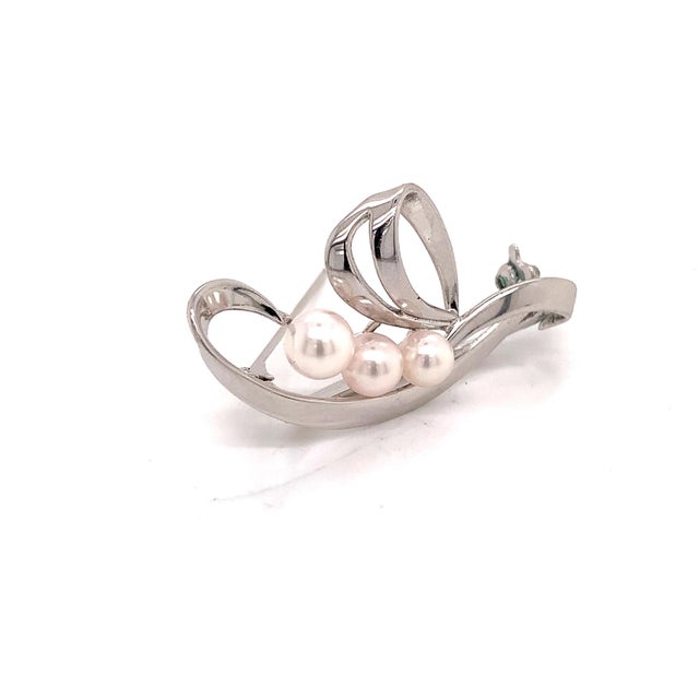 Metal 1990s Mikimoto Estate Akoya Pearl Brooch Pin Sterling Silver 6mm 4.89 gr For Sale - Image 7 of 7
