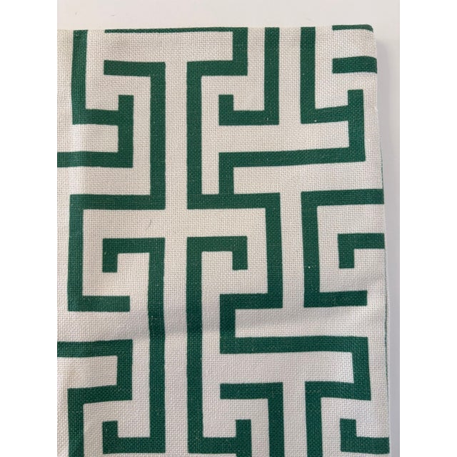 Custom Green and White Ming Trail Decorative Linen Throw Pillow Cover For Sale - Image 4 of 7