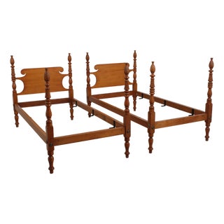 Pair of Pineapple Post Twin Size Maple Beds For Sale