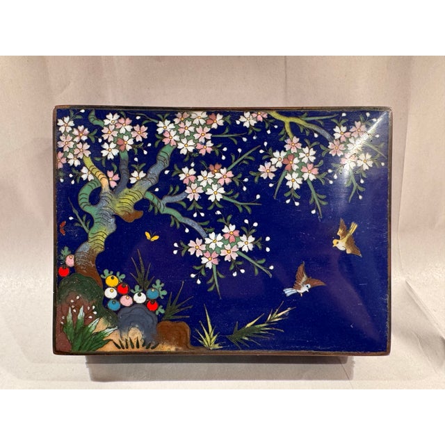 Antique Japanese Cloisonné Vanity or Jewelry Box For Sale In Los Angeles - Image 6 of 7