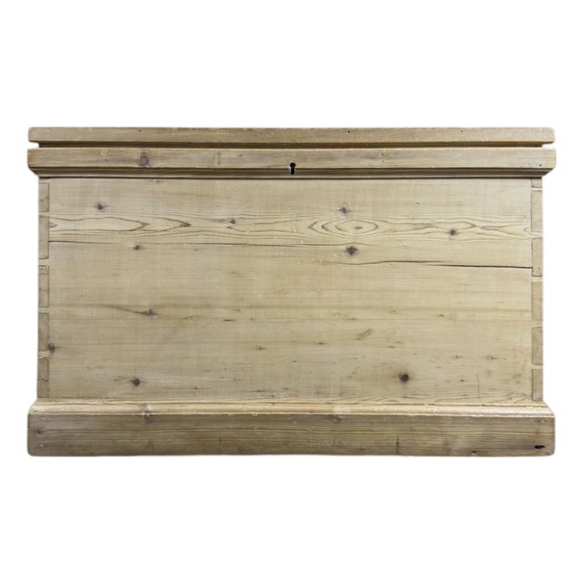 Late 19th Century English Victorian Pine Blanket Chest With Iron Handles For Sale