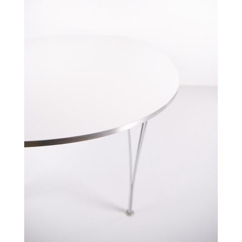 Fritz Hansen Vintage Ellipse Model B614 Dining Table with White Laminate by Arne Jacobsen for Fritz Hansen, 1980s For Sale - Image 4 of 11