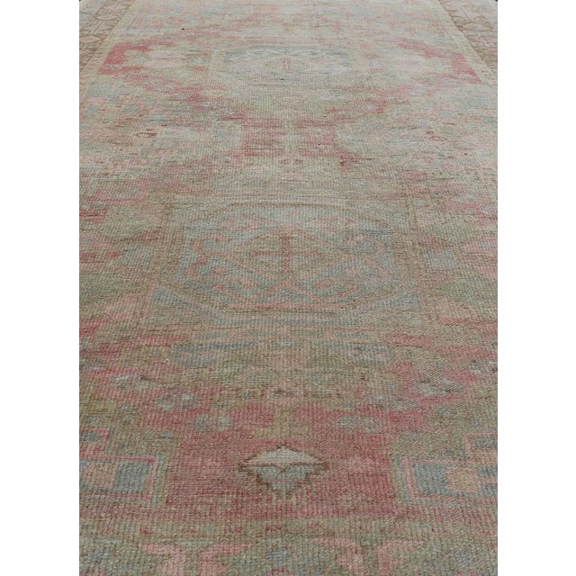 Tribal Vintage Turkish Double Medallion Oushak in Neutral Earth Tones 4'5 X 8'0 For Sale - Image 3 of 10