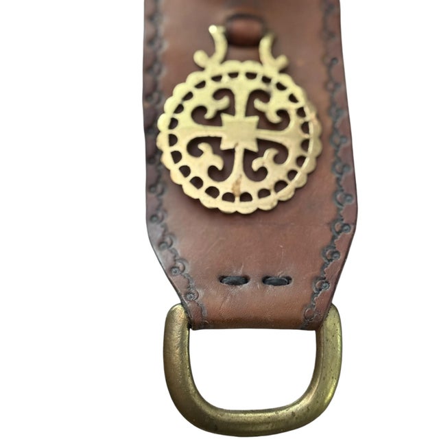 Vintage English Leather Horse Brass Martingale Wall Hanging With Five Brass Medallions For Sale In Los Angeles - Image 6 of 10