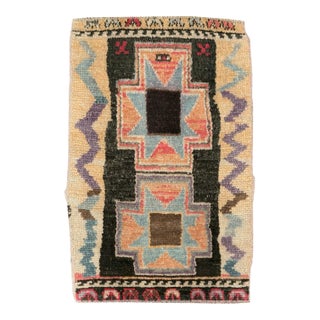 Galerie Shabab Collection Mid-20th Century Handmade Turkish Anatolian Throw Rug For Sale