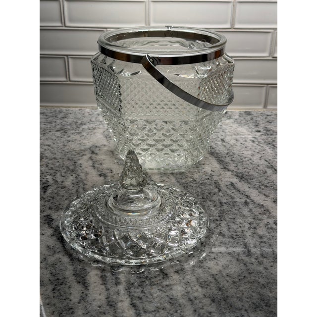 Late 20th Century Vintage Anchor Hocking Wexford Covered Glass Ice Bucket With Metal Handle For Sale - Image 5 of 9