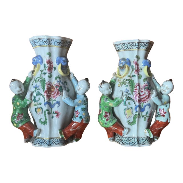 19th Century Chinese Export Porcelain Famille Rose Wall Pocket Vases - a Pair For Sale