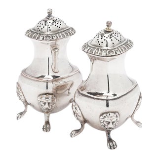 Pair of Ellis-Barker Georgian Revival Silverplate Pear-Shaped Pepper Castors, C. 1912 For Sale