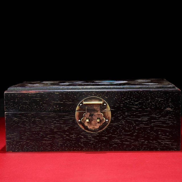 Vintage Chinese Rosewood Jewelry Box With Mother of Pearl Inlay & Ruyi Motif For Sale In Los Angeles - Image 6 of 9