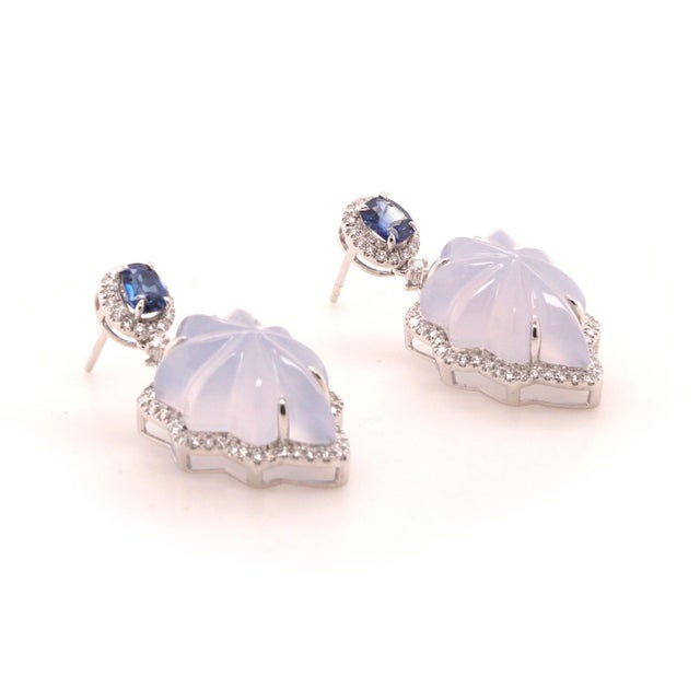 Contemporary Chalcedony, Sapphire and Diamond Platinum Drop Earrings - Fei Liu, Pair For Sale - Image 3 of 6